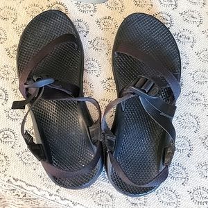 CHACO Women's size 10 black sandals